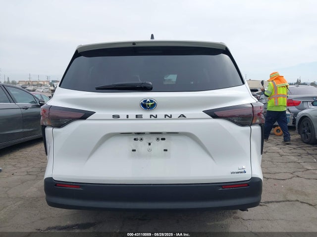 5TDKRKEC8RS222356 Toyota SIENNA LE