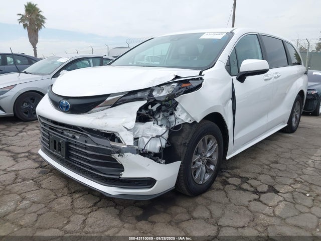 5TDKRKEC8RS222356 Toyota SIENNA LE