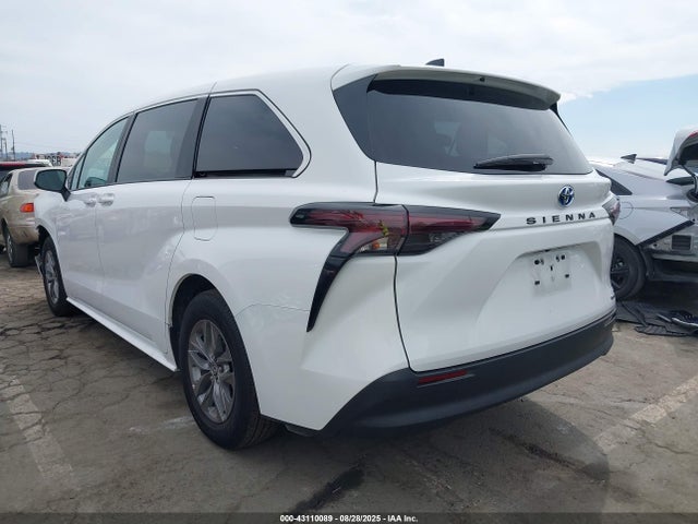 5TDKRKEC8RS222356 Toyota SIENNA LE