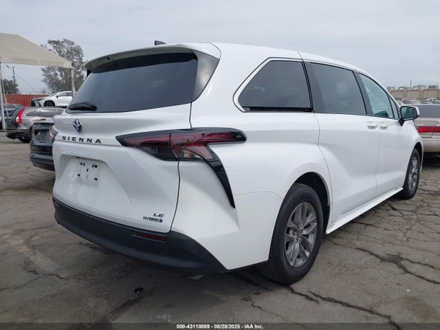 5TDKRKEC8RS222356 Toyota SIENNA LE