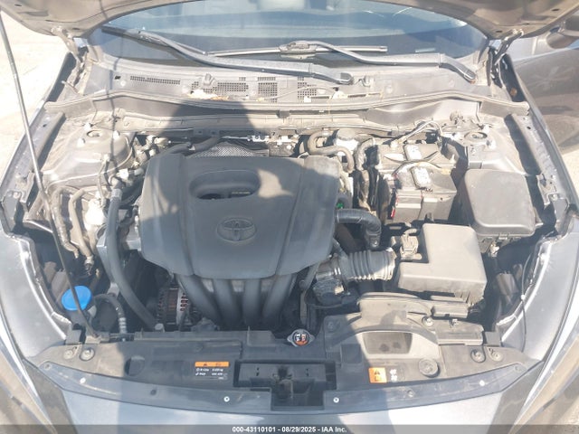 3MYDLBZV8GY106006 Scion p5v