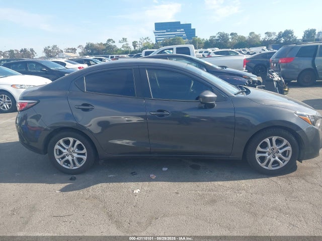 3MYDLBZV8GY106006 Scion p5v