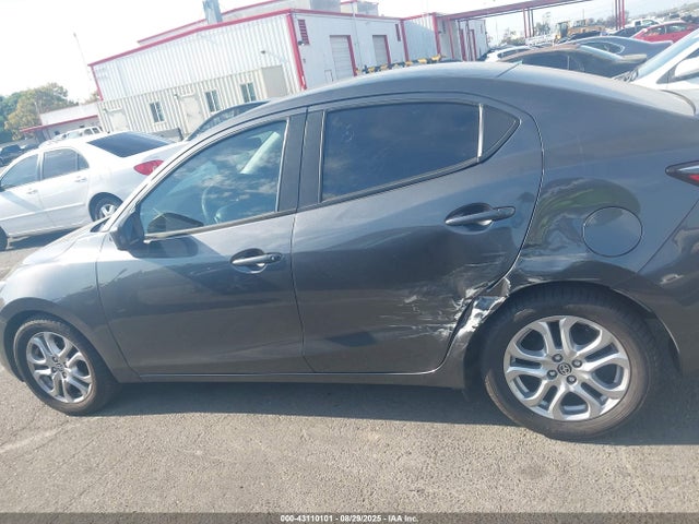 3MYDLBZV8GY106006 Scion p5v