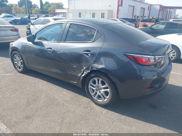 3MYDLBZV8GY106006 Scion p5v