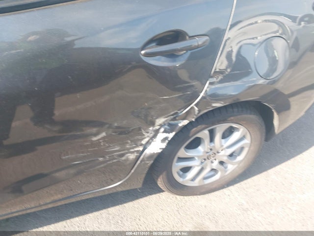 3MYDLBZV8GY106006 Scion p5v
