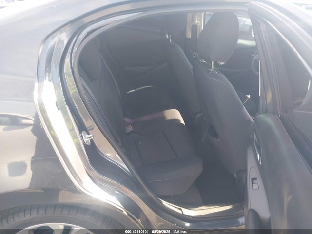 3MYDLBZV8GY106006 Scion p5v