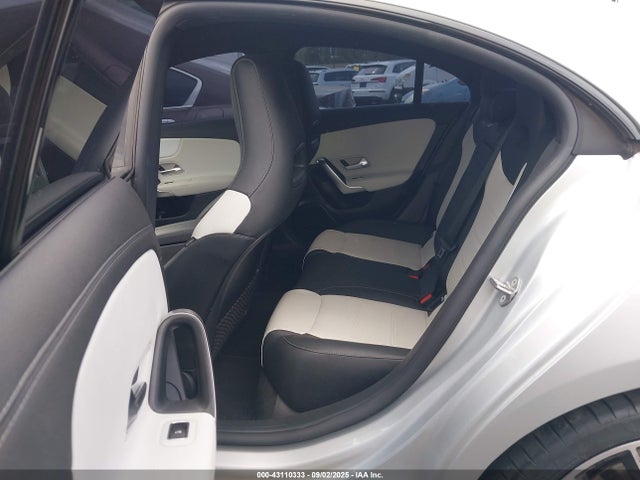 W1K5J5BB7NN268736 Mercedes-Benz m260