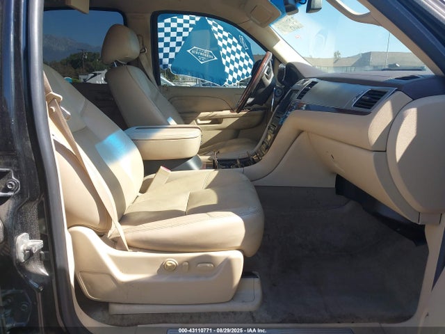 2010 CADILLAC ESCALADE 1GYUKCEF9AR150934 Photo 4