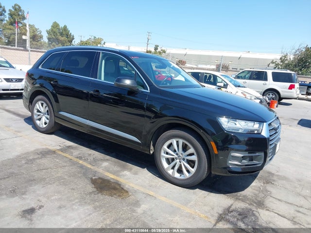 2017 AUDI Q7 WA1LAAF75HD037824 Photo 0