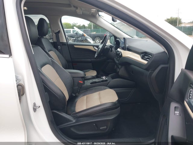 1FMCU9DZ8MUA03673 Ford hev/phev