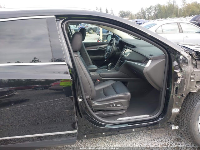 2017 CADILLAC XT5 1GYKNBRS6HZ128738 Photo 4