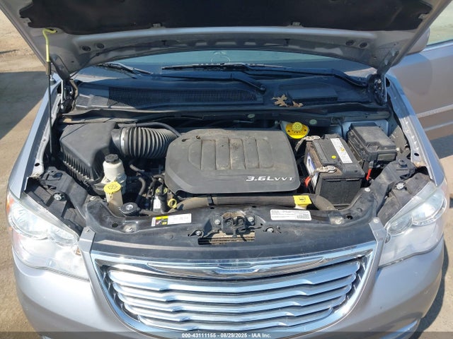 2C4RC1BG3GR298512 Chrysler Town and Country