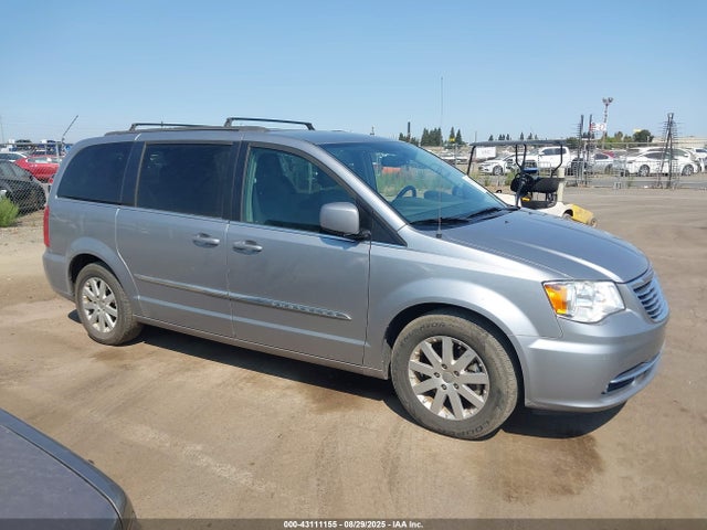 2C4RC1BG3GR298512 Chrysler Town and Country
