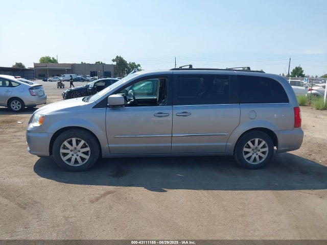 2C4RC1BG3GR298512 Chrysler Town and Country