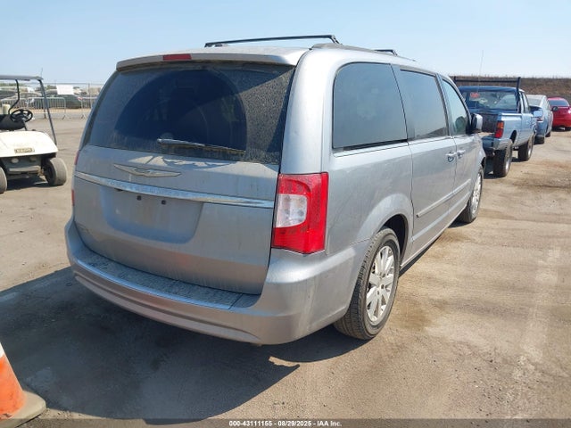 2C4RC1BG3GR298512 Chrysler Town and Country