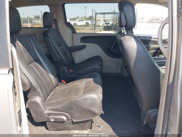 2C4RC1BG3GR298512 Chrysler Town and Country