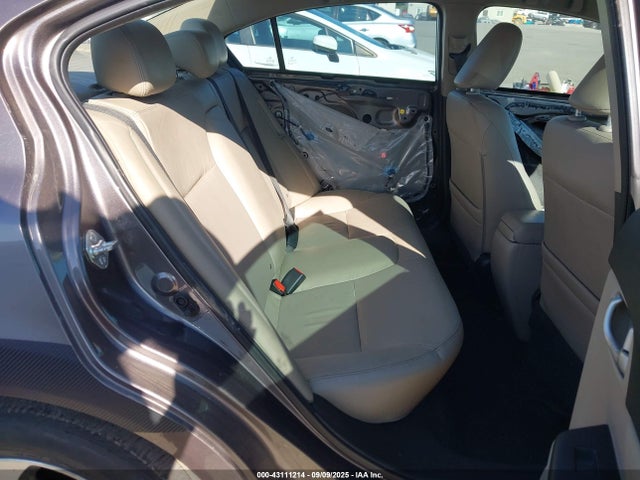 19XFB4F33EE000537 Honda lea2