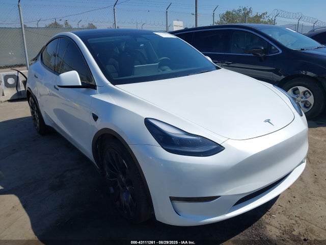 2025 TESLA MODEL Y 7SAYGDEFXSA356608 Photo 0