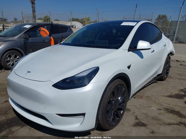 2025 TESLA MODEL Y 7SAYGDEFXSA356608 Photo 1
