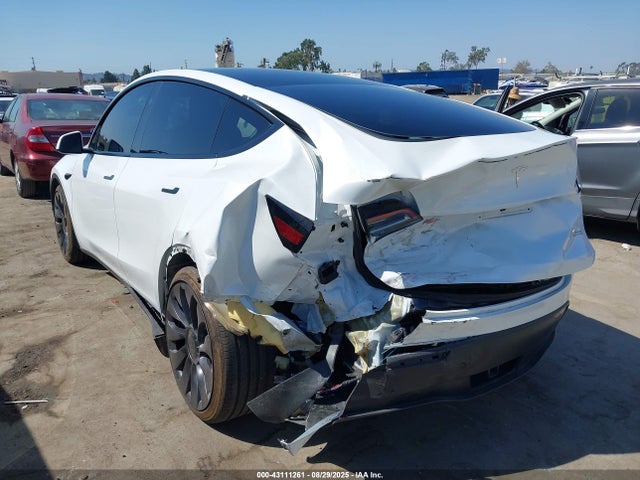 2025 TESLA MODEL Y 7SAYGDEFXSA356608 Photo 2