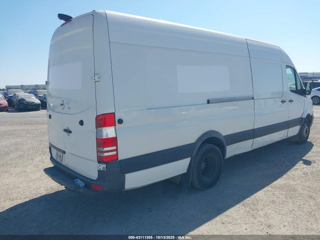 WDYPF4CCXHP569567 Freightliner om642