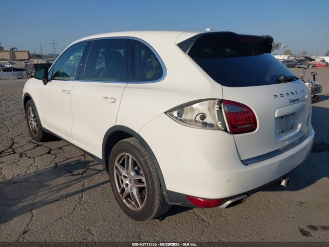 2011 PORSCHE CAYENNE WP1AA2A22BLA03981 Photo 2