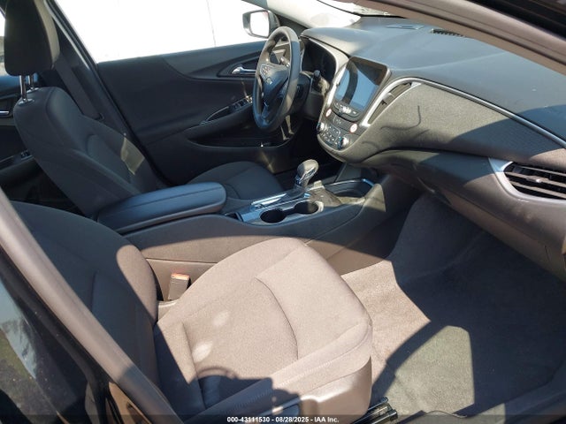 Chevrolet lfv 2023 1G1ZD5ST2PF246953 Image 5