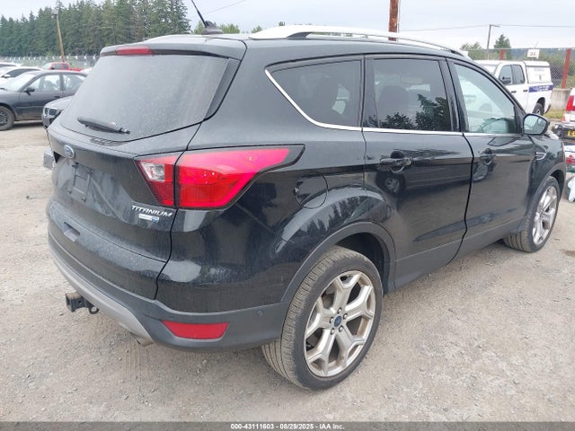 1FMCU9J97KUA72372 Ford Escape