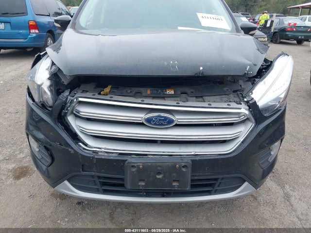 1FMCU9J97KUA72372 Ford Escape