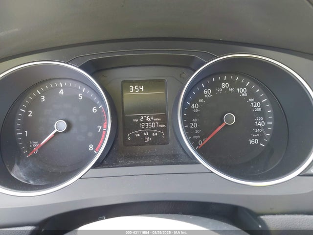 3VW2K7AJXFM309366 Volkswagen 2015