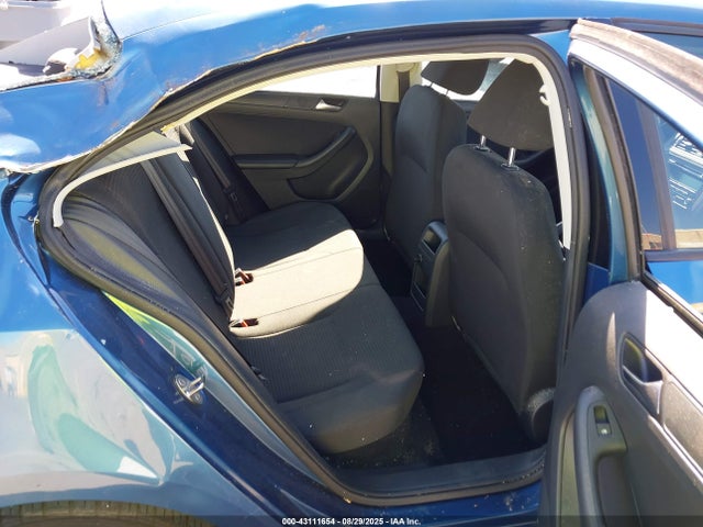 3VW2K7AJXFM309366 Volkswagen 2015