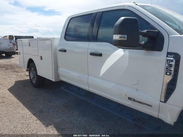 Ford 2025 2025 1FD8W3FT6SEC56939 Image 14