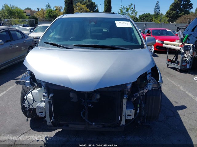 5TDXZ3DCXJS962511 Toyota 2gr-fks