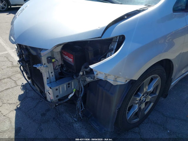 5TDXZ3DCXJS962511 Toyota 2gr-fks