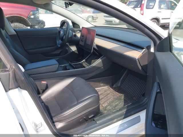 2019 TESLA MODEL 3 5YJ3E1EA7KF406464 Photo 4