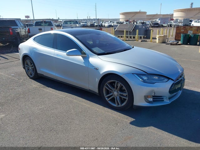 2013 TESLA MODEL S 5YJSA1CG5DFP26559 Photo 0