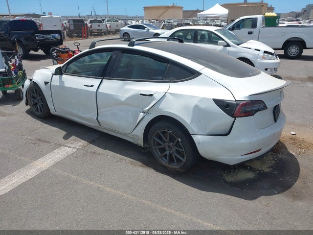 2022 TESLA MODEL 3 5YJ3E1EB0NF247719 Photo 2