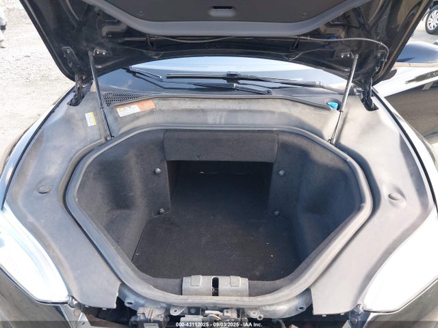 2014 TESLA MODEL S 5YJSA1H10EFP34252 Photo 9