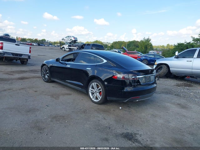 2014 TESLA MODEL S 5YJSA1H10EFP34252 Photo 2