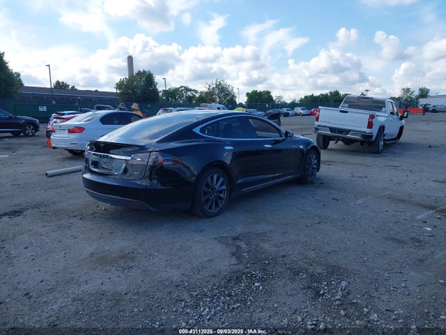 2014 TESLA MODEL S 5YJSA1H10EFP34252 Photo 3