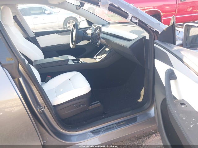 2026 TESLA MODEL Y 7SAYGDEE6TA401388 Photo 4