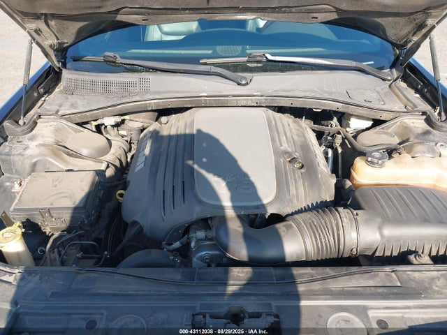 Chrysler 300 2014 2C3CCAET5EH117674 Image 10