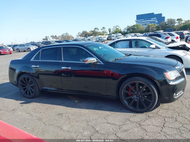 Chrysler 300 2014 2C3CCAET5EH117674 Image 13
