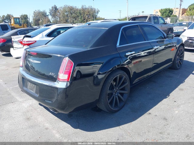 Chrysler 300 2014 2C3CCAET5EH117674 Image 4