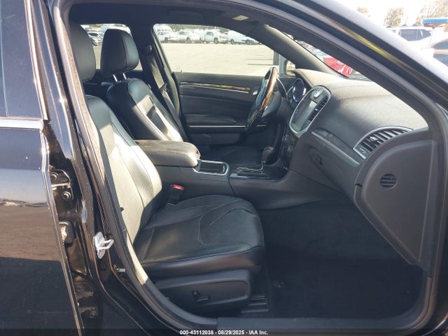 Chrysler 300 2014 2C3CCAET5EH117674 Image 5