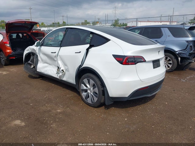 2023 TESLA MODEL Y 7SAYGDEE8PA125043 Photo 2