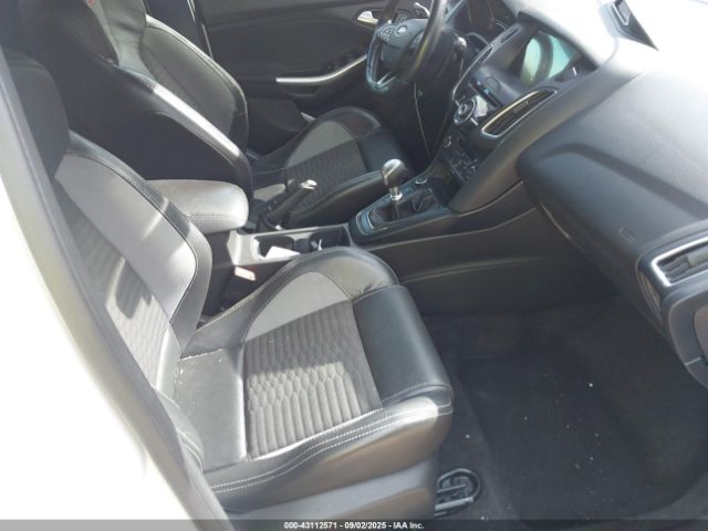 2017 FORD FOCUS ST 1FADP3L92HL251899 Photo 4