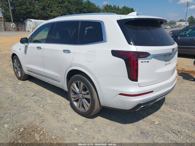 2021 CADILLAC XT6 1GYKPCRS2MZ125748 Photo 2