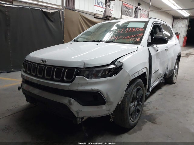 Jeep 2022 2022 3C4NJCBBXNT139016 Image 2