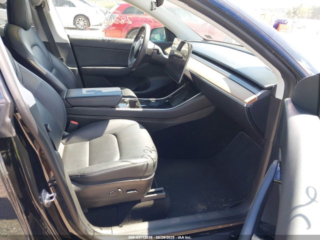 5YJYGDEE3MF089418 Tesla 2021